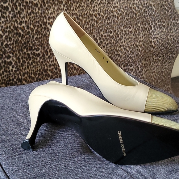 Shoes - Picture 2 of 4